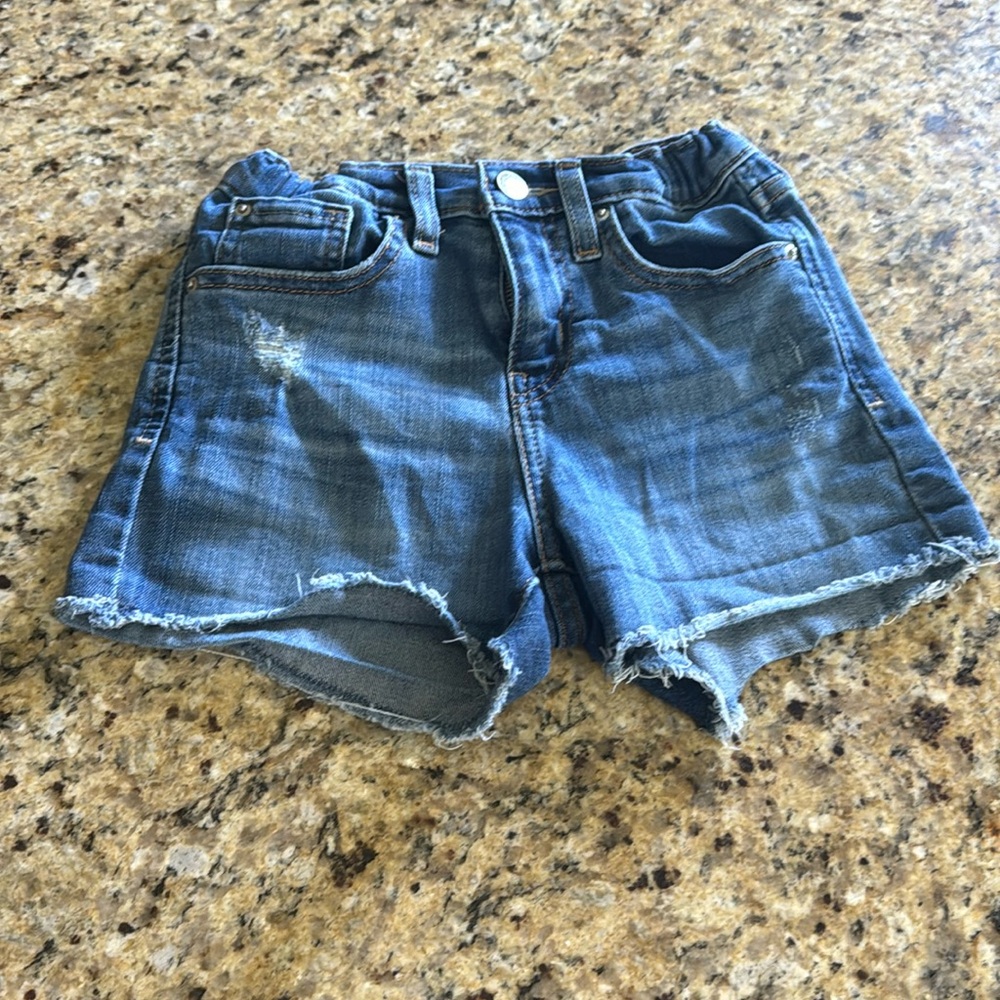 Girls, Levi, high-rise shorts, distressed
